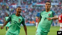 پرزیدنت ترامپ از شرکت جنرال موتورز انتقاد کرد. بعد از اینکه این شرکت تصمیم به بستن چند کارخانه در آمریکا گرفت، رئیس جمهوری آمریکا تهدید کرد کمک های دولتی به آن را قطع می کند. برخی می گویند رئیس جمهوری برای قطع کمک نیاز به تصویب کنگره دارد. پرزیدنت ترامپ از زمان نامزدی روی تقویت اقتصاد داخلی آمریکا تاکید دارد.