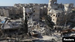 Des bombardements ont touché la ville d'Idlib, en Syrie, le 7 février 2017.