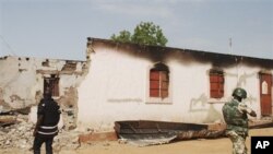 Pasukan keamanan Nigeria melakukan patroli pasca konflik sektarian di Nigeria (foto: dok). 