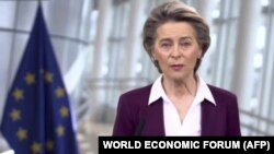 Presiden Komisi Eropa Ursula von der Leyen berbicara dalam Forum Ekonomi Dunia di Davos, Swiss, Selasa (26/1).