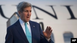 Menteri Luar Negeri AS John Kerry tiba di Sharm el-Sheikh, Mesir, Jumat, 13 Maret 2015. (AP Photo/Brian Snyder, Pool)