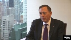 აშშ-ის დაზვერვის ცენტრალური სააგენტოს ყოფილი დირექტორი, გენერალი (თადარიგის) დევიდ პეტრეუსი