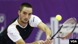 Victor Troicki juara bertahan Kremlin terbuka lolos ke perempat final kejuaraan tersebut tahun ini. (Foto:dok)