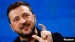 볼로디미르 젤렌스키 우크라이나 대통령 27일 수도인 크이우(러시아명 키예프) 에서 진행된 ‘우크라이나 2024 인디펜던스’ 포럼 현장에서 기자회견을 하고 있다. 