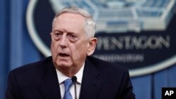 Le secrétaire de la défense Jim Mattis au Pentagon, le 11 avril 2017.