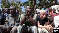 Les déplacés musulmans lors d’une rencontre avec le secrétaire général des Nations unies, Antonio Guterres (non visible), à Bangassou, Centrafrique, 25 octobre 2017.