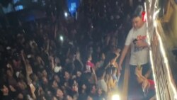 Bagi-Bagi Angpao, Singkawang Gelar Pawai Lampion Cap Go Meh