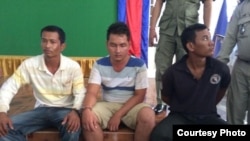 The three suspects who were arrested on Oct 12, 2014 for the alleged murder of a Cambodian journalist, Taing Try in Kratie province. From left to right: La Narong, Kem Pheakdey and Pin Heang are (Photo: Khmer Journalist Democracy Association)