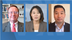 브루스 클링너 선임연구원(왼쪽)과 알렉스 웡 선임연구원(오른쪽)이 대담을 하고 있다. 가운데는 진행자인 김영교 기자.