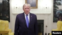 Momento em que o Presidente Donald Trump anunciou que ele e a primeira-dama testaram positivo para a Covid-19. 2 de outubro 2020