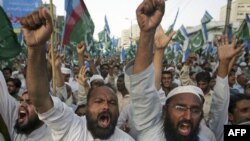 Ủng hộ viên của đảng Jamaat-chant Pakistan e-Islami biểu tình chống các cuộc tấn công bằng máy bay không người lái của Hoa Kỳ, ngày 5/6/2111