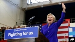 民主党总统参选人希拉里·克林顿在加州长滩的一次竞选造势集会上。（2016年6月6日）