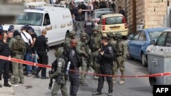 28일 총격 사건이 발생해 2명이 다친 이스라엘 예루살렘 실완 지역에 이스라엘군과 응급요원들이 모여 있다. (자료사진)