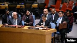 Menteri Luar Negeri Indonesia, Retno Marsudi, berbicara dalam pembukaan pertemuan Dewan Keamanan PBB di New York hari Rabu (18/1). (courtesy: Twitter @Menlu_RI) 