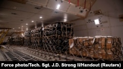 Помошта ќе вклучува оклопни возила Страјкер, но не и тенкови Абрамс