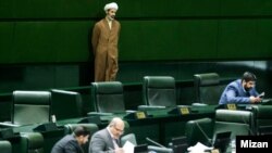 مجلس برای بررسی واکنش‌ها به قطعنامه پارلمان اروپا در مورد قراردادن سپاه پاسداران در فهرست تروریستی جلسه غیرعلنی تشکیل داد.