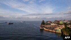 Le gouvernement assure qu'il veillera au respect de l'environnement, mais ces projets sont vivement critiqués, notamment par Greenpeace.