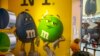 M&M's แขวนการ์ตูนสัญลักษณ์ขนมช็อคโกแลต ชี้ “สร้างความแตกแยก”