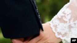 82 برس سے شادی کے بندھن میں بندھا ویتنامی جوڑا