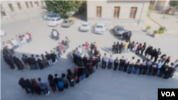 پرفورمنس اعتراضی دانشجویان دانشکده هنر دانشگاه تهران: خون