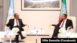 ፎቶ ፋይል፦ የሶማሊያ ፕሬዝደንት ሀሰን ሼክ ማህሙድ፣ የኢትዮጵያ ጠቅላይ ሚንስትር ዐቢይ አሕመድ