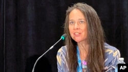 FILE - Džen Isterli, direktorka Agencije za sajber bezbednost i infrastrukturnu bezbednost, fotografisana u Ajovi, 14. avgusta 2021. 