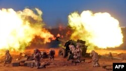 북한이 지난 6일 최전선 장거리포병사단 사격훈련을 실시했다며 10일 조선중앙통신을 통해 공개한 장면 (자료사진)