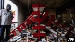 "Les dégâts sont énormes. Il faudra attendre de faire le point exhaustif pour dresser un bilan chiffré des dégâts", confie un responsable de l'Institut française. de Ouagadougou.