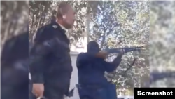  شلیک مستقیم نیروهای حکومتی به سمت معترضان، ایران ۴ آبان ۱۴۰۱ - تصویر گرفته شده از ویدئوهای ارسالی