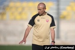 یحیی گل‌محمدی با موهای تراشیده در تمرین پرسپولیس حاضر شد