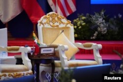 Kursi kosong delegasi Myanmar saat KTT ASEAN di Phnom Penh, Kamboja, 10 November 2022. (Foto: REUTERS/Cindy Liu)