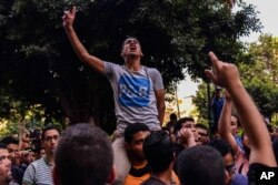 Egyptians demonstrate against President Abdel Fattah el-Sissi in Mesaha square in Cairo's Dokki district, April 25, 2016.