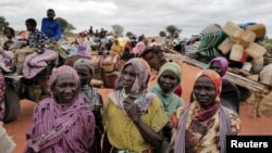 Para pengungsi Sudan yang mencari perlindungan di wilayah Chad dekat perbatasan Sudan (foto: dok). 