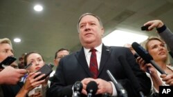 Američki državni sekretar Mike Pompeo obraća se novinarima poslije sastanka sa senatorima o ubistvu Jamala Khashoggija, 28. novembar 2018.