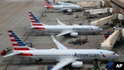 American Airlines, termasuk di antara maskapai AS yang menangguhkan layanan penerbangannya ke China karena kekhawatiran penyebaran virus corona (foto: ilustrasi). 