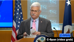 资料照：美国国务院负责民主、人权和劳工事务的助理国务卿罗伯特·德斯特罗