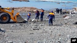 Spasioci tragaju za ostacima letelice i nestalim putnicima