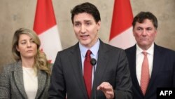 Perdana Menteri Kanada Justin Trudeau berbicara dalam konferensi pers di Parliament Hill, Ottawa, pada 1 Februari 2025. (Foto: AFP)