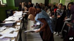 Kobuldagi saylov uchastkasi