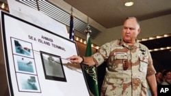 General Švarckopf na jednom od brifinga tokom Rata u Persijskom zalivu