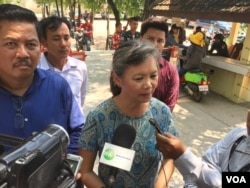 File Photo--Mu Sochua, vice president of the Cambodia National Rescue Party (CNRP) (Hul Reaksmey/VOA)