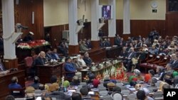 Arxiv surat. Afg'oniston Prezidenti Ashraf G'ani parlamentga murojaat qilmoqda, 7-mart, 2015-yil