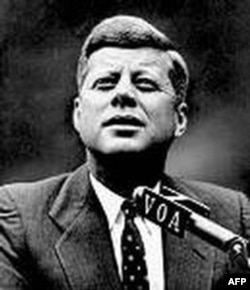 Jon Kennedi "Amerika Ovozi"da