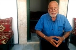 Rachid Koraïchi, artiste algérien de 74 ans, fondateur du cimetière de Zarzis pour les migrants non identifiés, à Tunis, mercredi 16 juin 2021.
