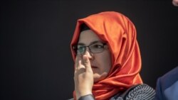 Hatice Cengiz, la fiancée de Jamal Khashoggi, assiste à un événement marquant le premier anniversaire de son assassinat, à Istanbul, Turquie, le 2 octobre 2019.