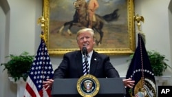 Predsednik SAD Donald Tramp tokom današnjeg obraćanja iz Ruzveltove sobe Bele kuće (Foto: AP/Susan Walsh) 