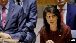 니키 헤일리 유엔주재 미국대사가 21일 뉴욕에서 열린 안보리 회의에서 발언하고 있다.