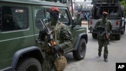 La junte s'était initialement engagée, sous la pression internationale, à céder la place à des civils élus avant fin 2024, mais elle a fait savoir depuis qu'elle ne tiendrait pas sa promesse.