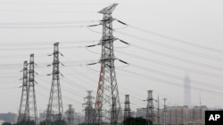 中国首都北京市的一处电网。2017年6月5日资料照。
