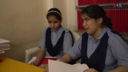 د نابینایانو لپاره د بریل د ځانګړو کتابونو چاپ
